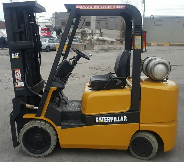 transpalette  chariot elevateur manuel 1 an garantie forklift​ in Other in City of Montréal - Image 9