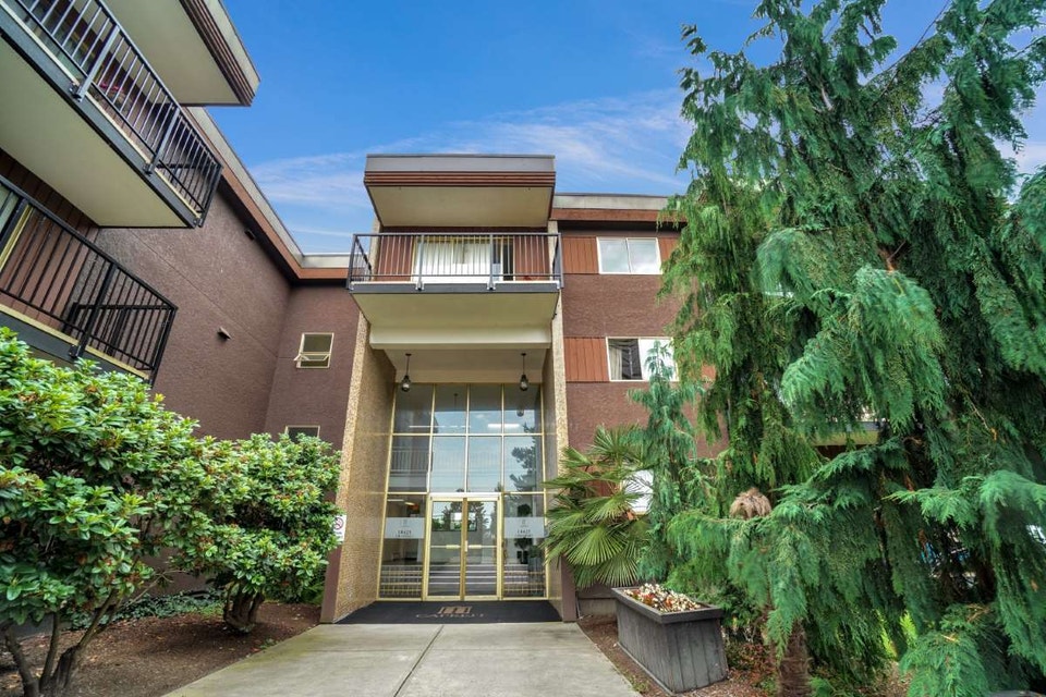 Grosvenor Square Apartments - 1 Bedroom available at 10463 150th 5