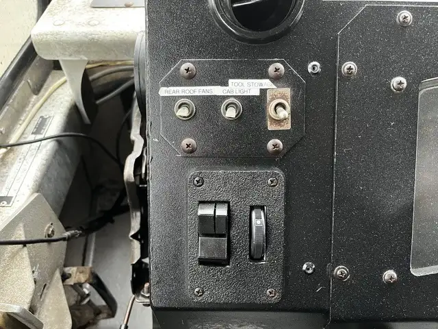 2005 Morgan Olson Workhorse 14 Foot Step Van with Shelving in Heavy Trucks in City of Montréal - Image 43