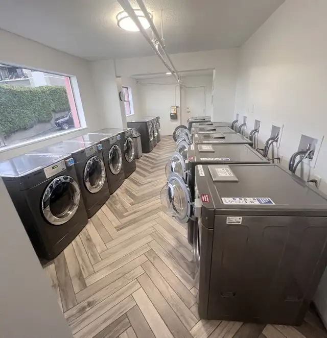 2 Bedroom Apartment for Rent - 2222 Bellevue Avenue in Long Term Rentals in Vancouver - Image 8