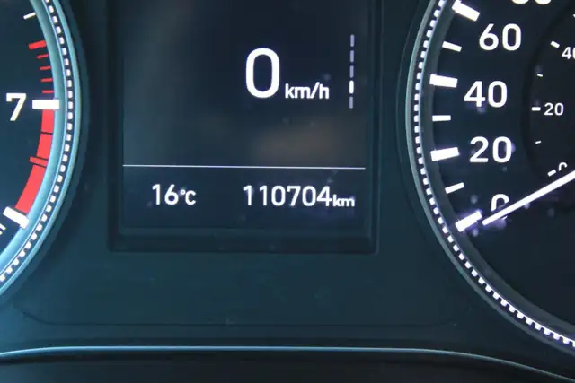 2019 Hyundai Santa Fe 2.0T Preferred AWD w/Dark Chrome Accent fo in Cars & Trucks in Comox / Courtenay / Cumberland - Image 17