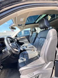 2024 Volkswagen Atlas Execline 2.0L TSI 4D Sport Utility AWD 8-Speed Automatic Deep Black Pearl R-LI... (image 5)