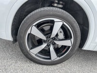 This Audi Q5 boasts a Intercooled Turbo Gas/Electric I-4 2.0 L/121 engine powering this Automatic tr... (image 9)