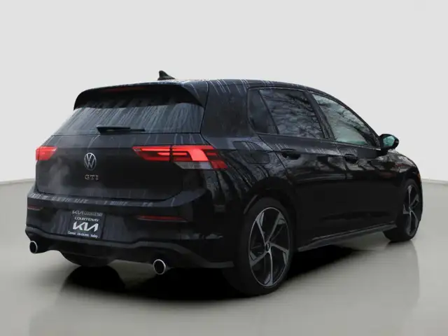 2022 Volkswagen Golf GTI Autobahn Auto for sale in Cars & Trucks in Comox / Courtenay / Cumberland - Image 4