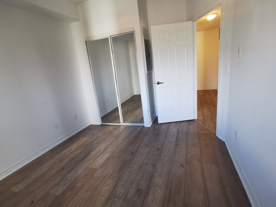Barrie South End 1-Bedroom Apt at Royal Parkside Apartments 5