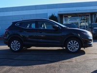 Previously fleet-operated and now available at Leggat Kia, this 2023 Nissan Qashqai SV offers modern... (image 2)