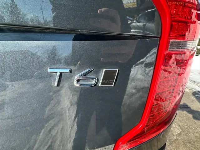 2018 Volvo XC90 T6 Momentum Reduced in Cars & Trucks in City of Toronto - Image 7