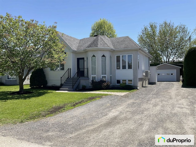 $545,000 - Bungalow for sale in St-Jacques — photo 1