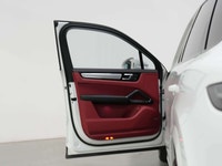 See Dealer Website for Details. ... Engine: V6 Cylinder Engine (image 7)