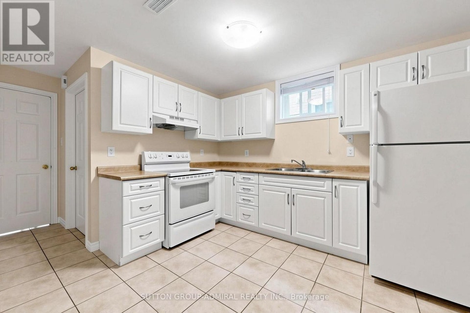 BSMT - 203 JOHN STREET Bradford West Gwillimbury (Bradford), Ont 3