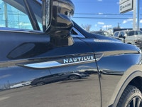 This Lincoln Nautilus boasts a Intercooled Turbo Premium Unleaded I-4 2.0 L/122 engine powering this... (image 7)