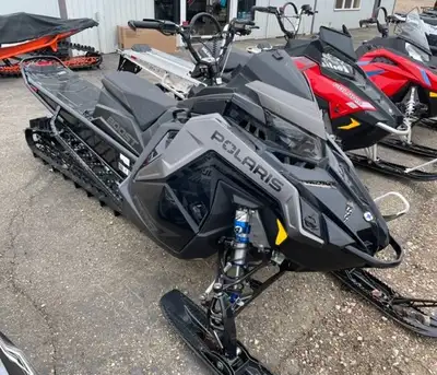 855 miles, Black/titanium hood, black tunnel, black rails, electric start, Velocity shocks, hi bars...