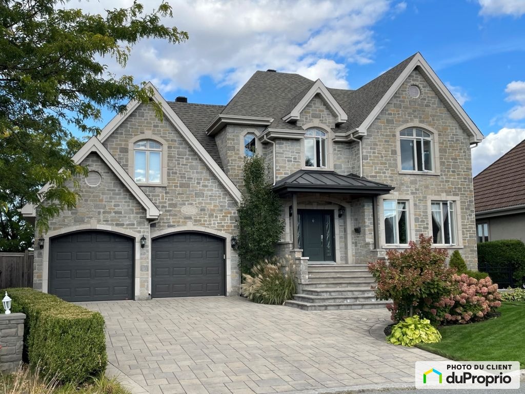 $1,379,000 - Bi-Level for sale in Mont-St-Hilaire — photo 1