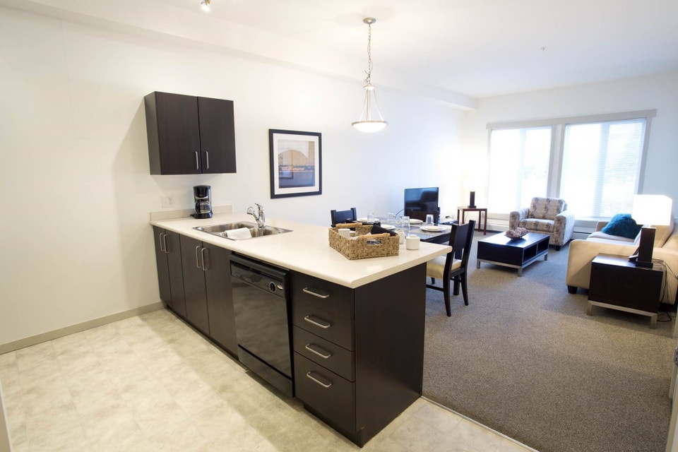 Two Bedroom Suites UnFurnished Starting at $1750 3