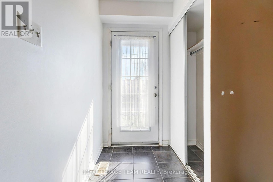 566 SIMRAN PRIVATE Ottawa, Ontario 3