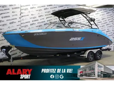 Alary Sport 2022 Yamaha 255XD Yamaha 255XD 2022 Ce bateau a jet YAMAHA 255XD 2022 est disponible DÈS...
