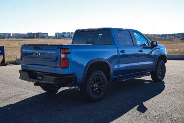 2022 Chevrolet Silverado 1500 RARE ZR2 CREWCAB 4X4 6.2L SUNROOF in Cars & Trucks in Strathcona County - Image 4