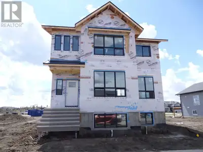 Let this home make you extra money in the future! City zoning allows you to have either a legal base...