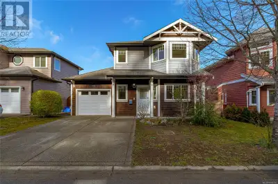 Beautifully maintained 2008-built home in the popular Turnstone subdivision, offering custom upgrade...