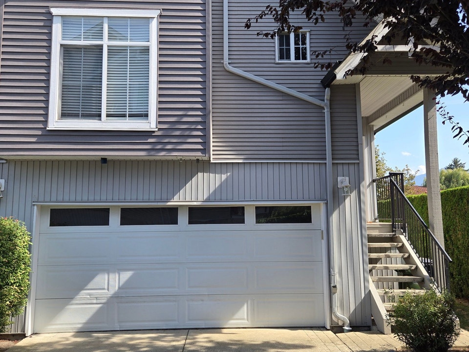 Comfortable Townhome in Eden Park! 2