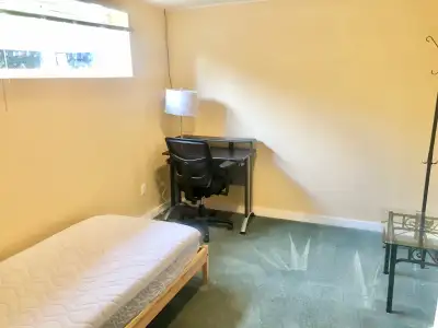 Move in today, large renovated furnished room in Charleswood NW