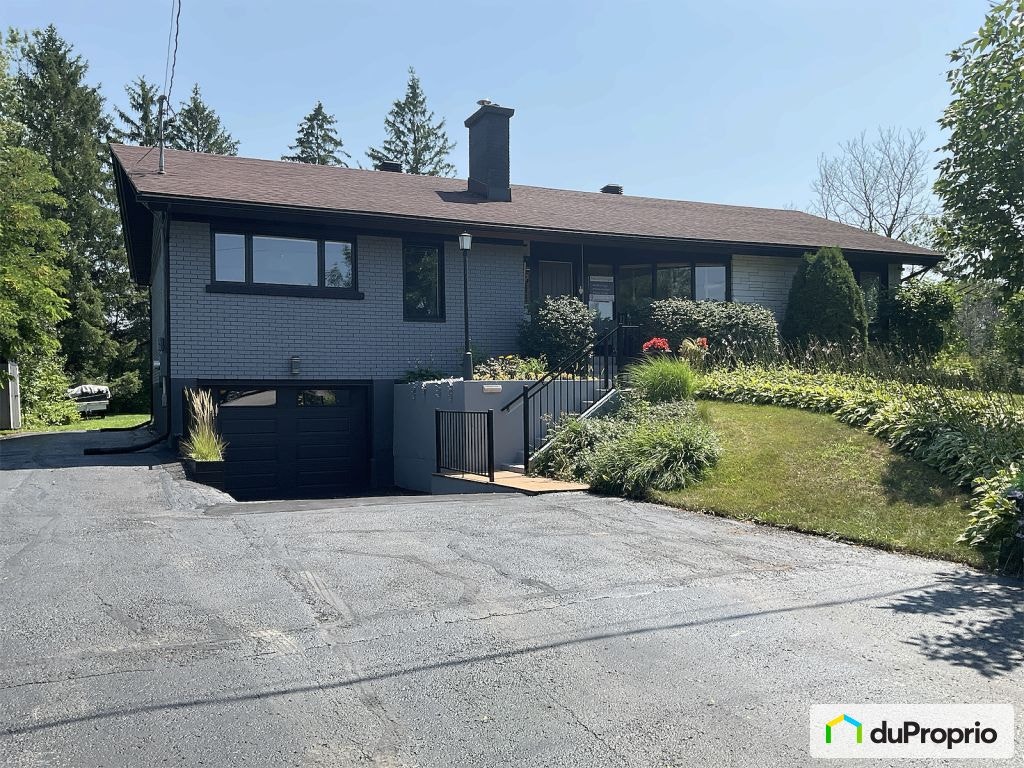 $685,000 - Bungalow for sale in Berthierville — photo 1