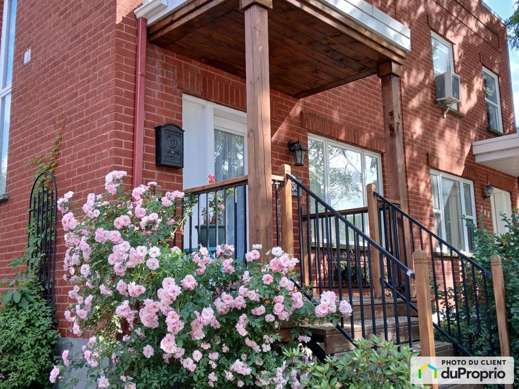 $704,000 - 3 Storey for sale in Longueuil (Vieux-Longueuil) — photo 1