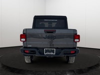 This 2026 JEEP GLADIATOR SPORT 4X4 has the following options Cloth Low-Back Bucket Seats, Remote Sta... (image 4)