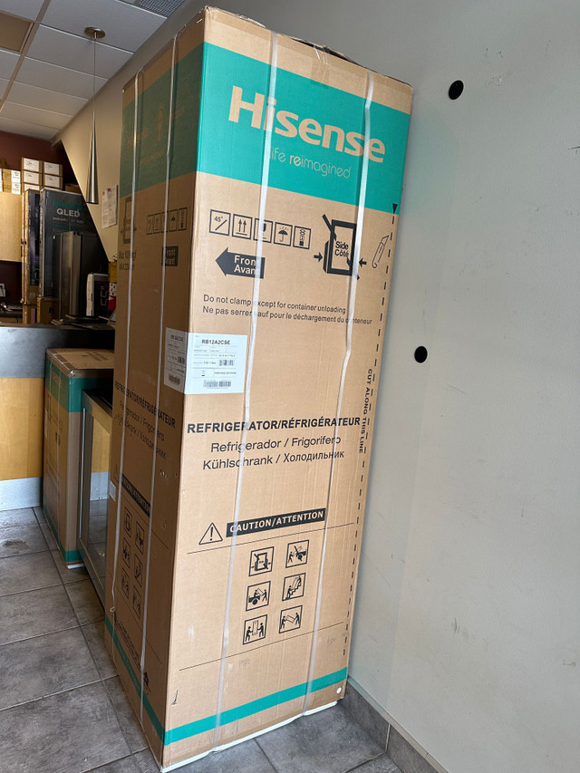 Hisense 24 in 10 7 cu ft bottom mount refrigerator titanium