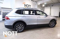 Key Features: Power adjustable heated leather seats, dual zone climate control, drive mode selection... (image 5)