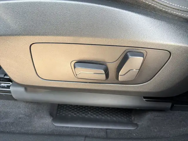 2023 BMW X15606455658322534411