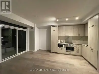 1118 - 60 HONEYCRISP CRESCENT Vaughan (Concord), Ontario
