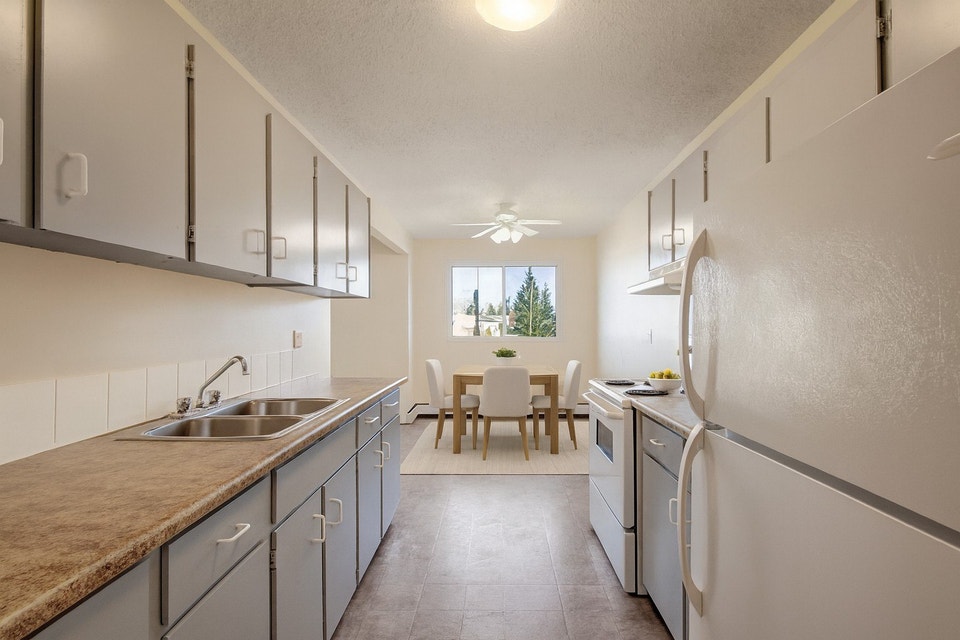 2 Bed x 1 Bath Apartment for Rent on 147th Ave 2