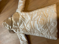 Manteau Kanuk dame long , blanc avec col en loup