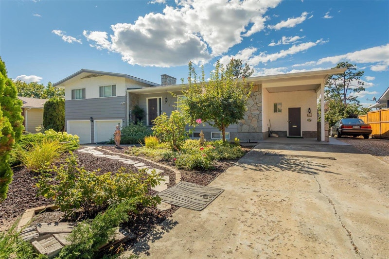 580 Dougall Road, S Kelowna, British Columbia Houses for Sale