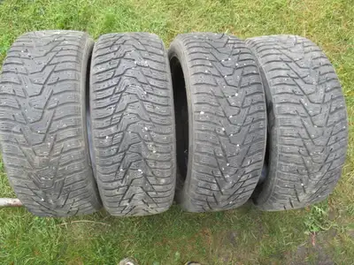 4 Hankook I-Pike RS2 winter tires. - Tire size is 205/50/16 - Lots of tread depth remaining; 8.5-9/3...