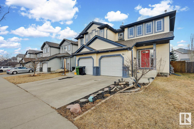 54 BOXWOOD BN Fort Saskatchewan, Alberta in Houses for Sale in Strathcona County - Image 2