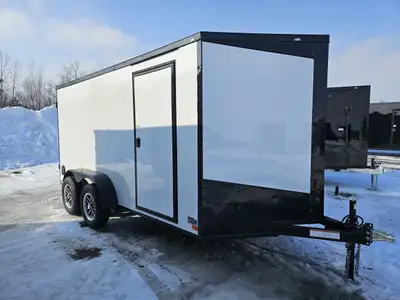 Remorque fermée 7x14 + V-Nose 2' Hauteur 6.3' haut interieur Flambant neuve 2026 2 essieux 3500lbs a...