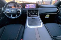 Heated Leather Seats,panoramic Moonroof,power Liftgate,power Front Seats,12.3 Touchscreen Display,ho... (image 4)