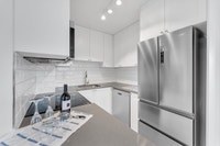 Sundowner Apartments is located in Vancouver's West End. Only two blocks from beautiful English Bay... (image 8)