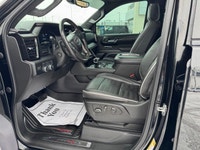 One Owner, AT4-X, Sunroof, Heads Up Display, 16-Way P/Massaging Leather Seats, X31 Suspension W/2" F... (image 6)