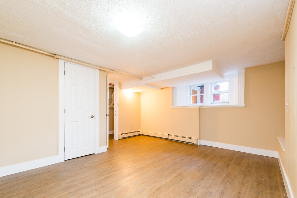 ALL UTILITIES INCLUDED 2 BEDROOM STEPS TO DAL, SMU & DOWNTOWN!!! 4