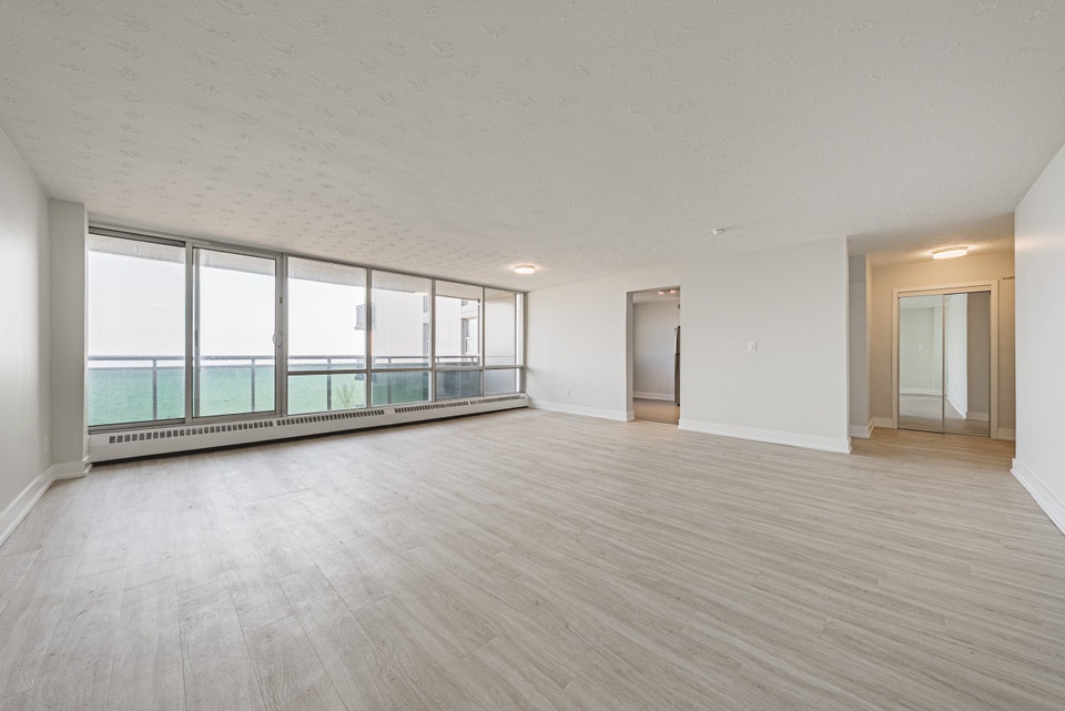 3 Bedroom Apartment for Rent - 2160 Lakeshore Rd. 4