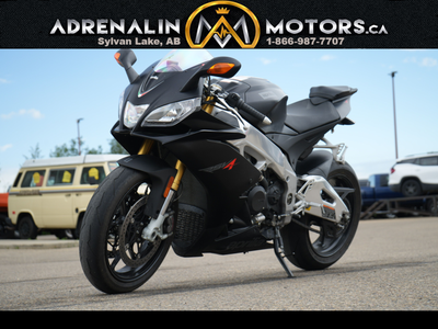 **REDUCED! WAS $15,888 AND NOW JUST $14,500!!** This 2014 Aprilia RSV4 1000 is a full-throttle Itali...