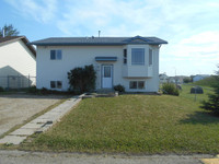 #5491- 4 Bed/3 Bath Home in Sexsmith $2100 Avail. June 1st