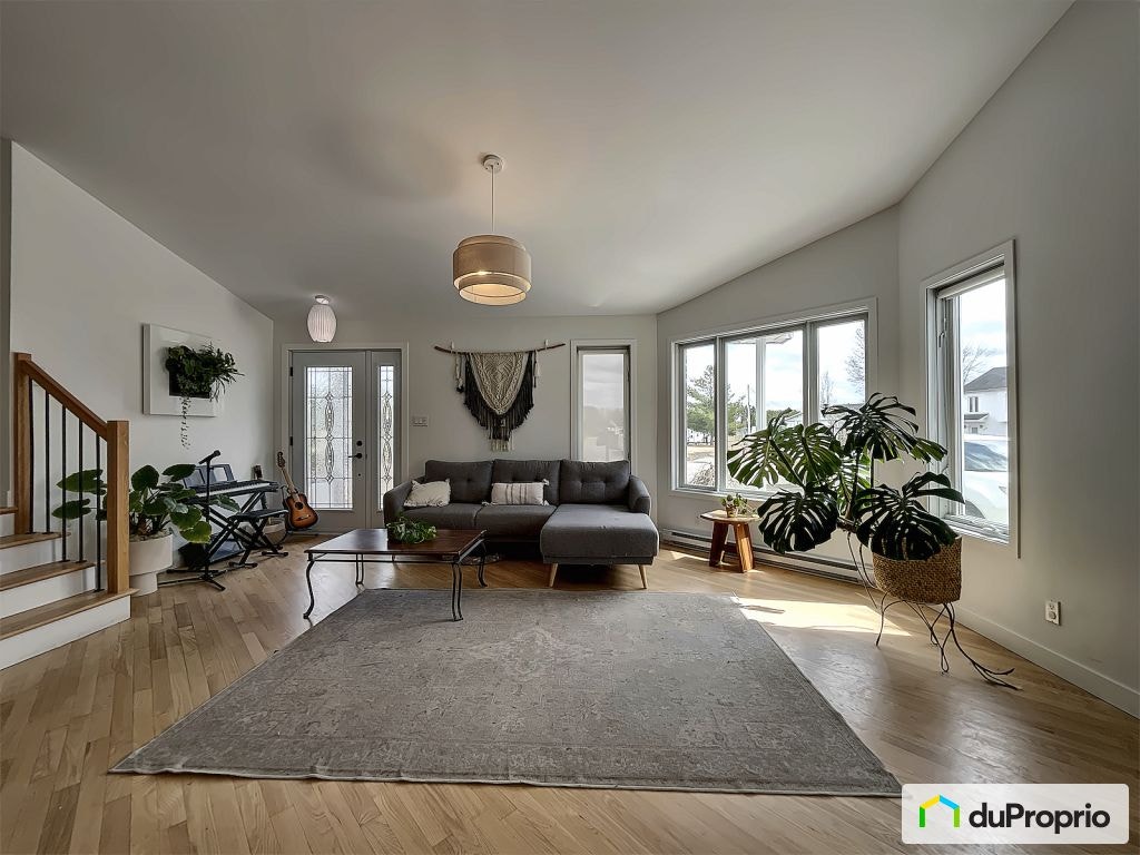 $489,000 - Bungalow for sale in Chicoutimi (Laterrière) — photo 2