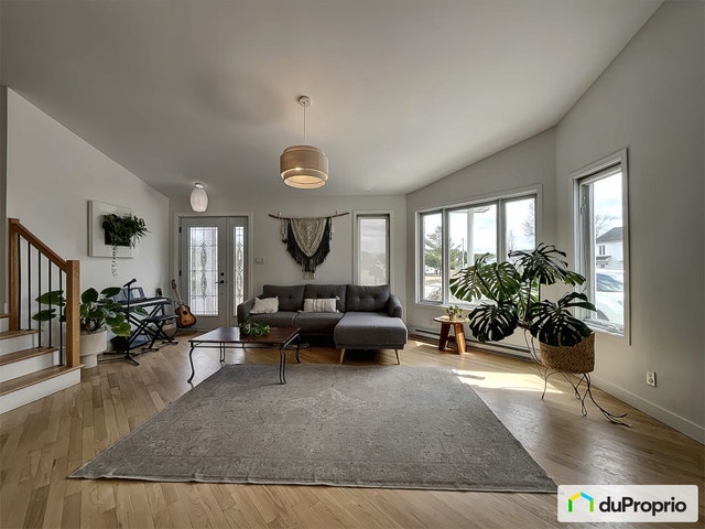 $489,000 - Bungalow for sale in Chicoutimi (Laterrière) — photo 2