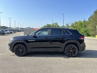 // ACCIDENT FREE!! // // SINGLE OWNER! // Meet the SUV 2024 Volkswagen Atlas Cross Sport Comfortline... (image 9)