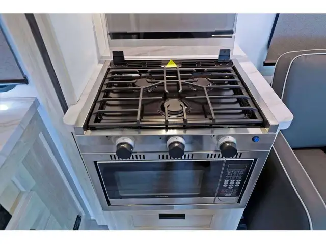 2024 Forest River Sunseeker 3250 2 extension 2024 + lit superpos in RVs & Motorhomes in Laval / North Shore - Image 13