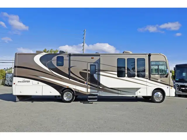 2015 Coachmen Encounter Classe A VR / RV FULL PAINT 3 Extensions in RVs & Motorhomes in Laval / North Shore - Image 36